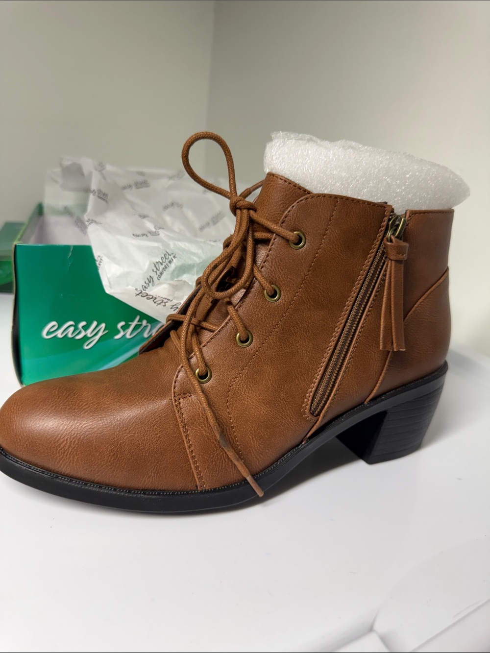 easy street Tan Lace-Up Ankle Boot with Side Zip and Tassel SZ 9.5 M NWT